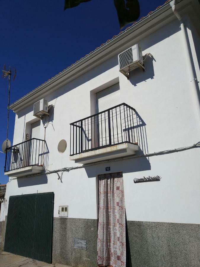 At La Catamusa Serradilla Exterior photo